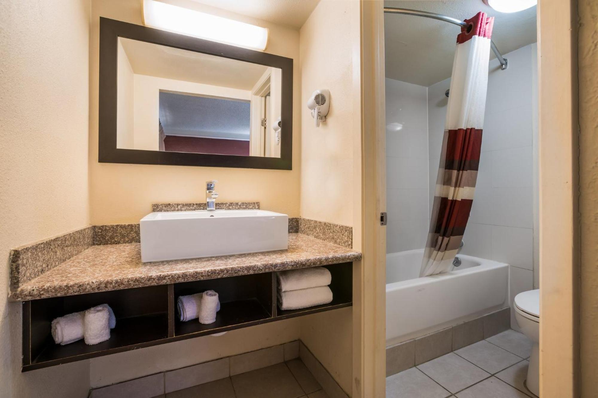 Red Roof Inn North Dallas - Park Central Ngoại thất bức ảnh