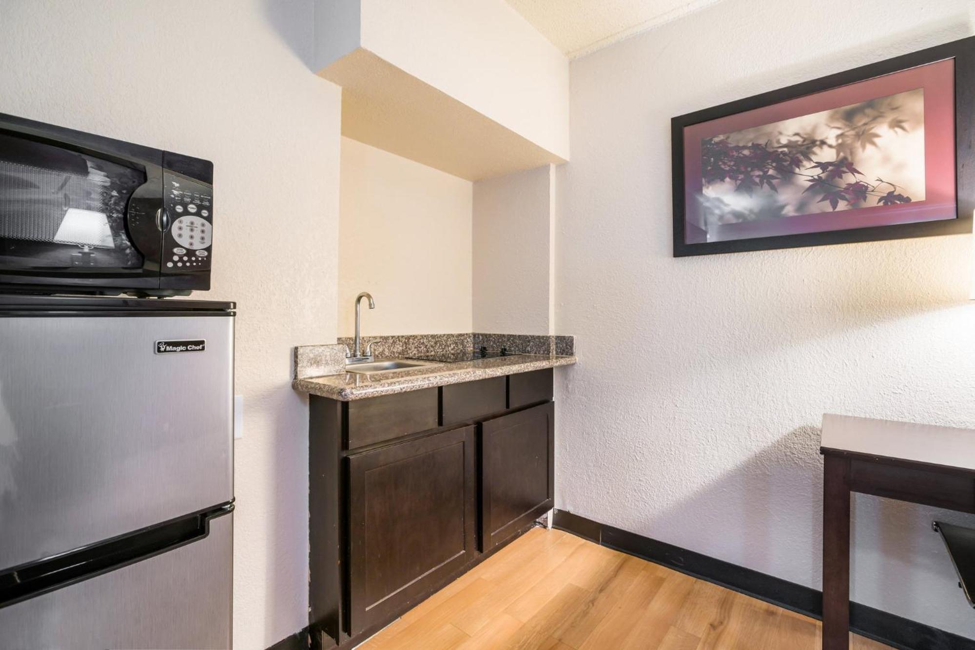 Red Roof Inn North Dallas - Park Central Ngoại thất bức ảnh