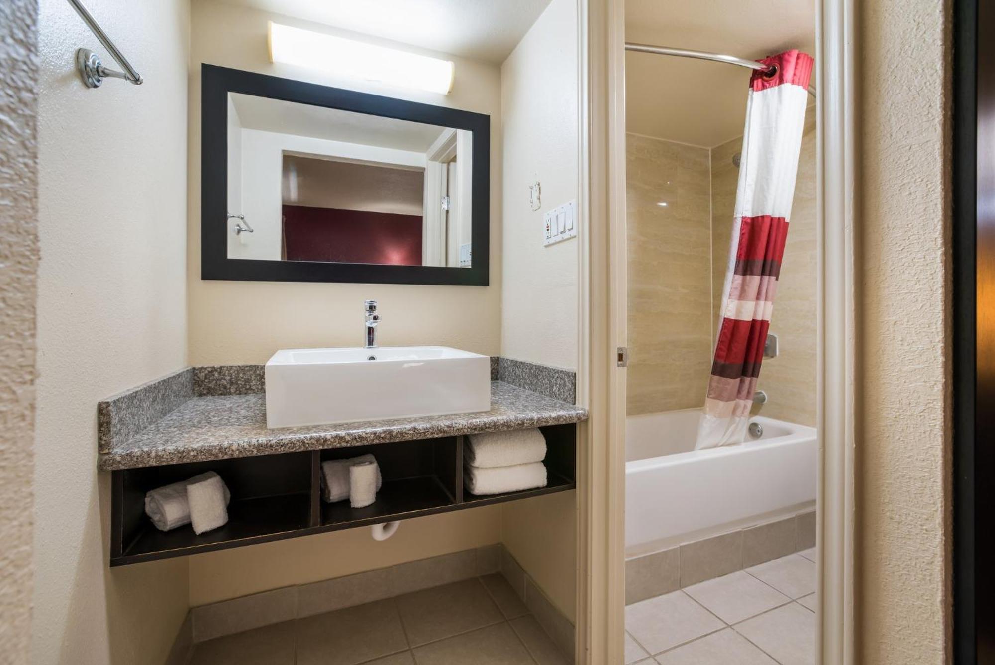 Red Roof Inn North Dallas - Park Central Ngoại thất bức ảnh