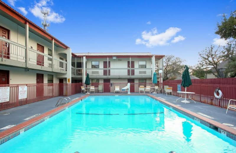 Red Roof Inn North Dallas - Park Central Ngoại thất bức ảnh